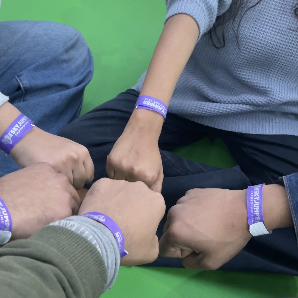 skyjumper hand band